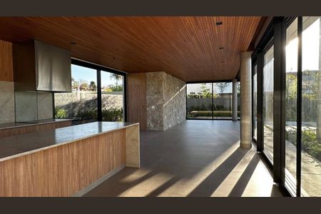 Casa à venda com 558m², 5 quartos e 6 vagas