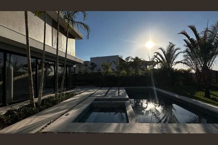 Casa à venda com 558m², 5 quartos e 6 vagas