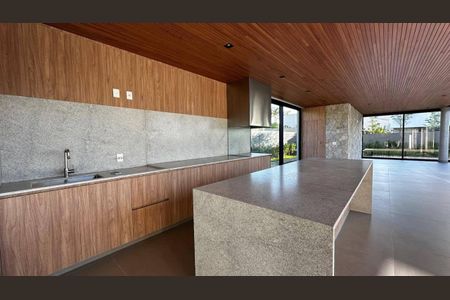 Casa à venda com 558m², 5 quartos e 6 vagas