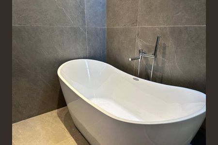 Casa à venda com 558m², 5 quartos e 6 vagas