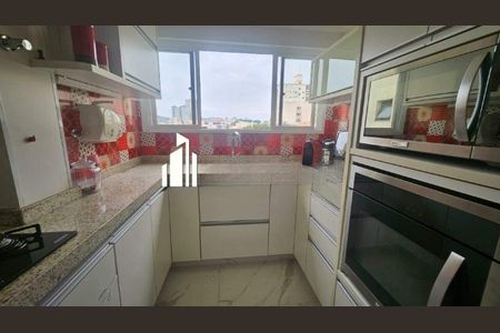 Apartamento à venda com 180m², 3 quartos e 3 vagas