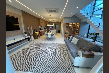 Casa à venda com 4 quartos, 210m² em Recreio dos Bandeirantes, Rio de Janeiro