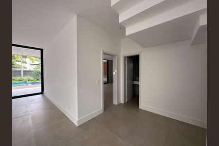 Casa à venda com 5 quartos, 860m² em Barra da Tijuca, Rio de Janeiro