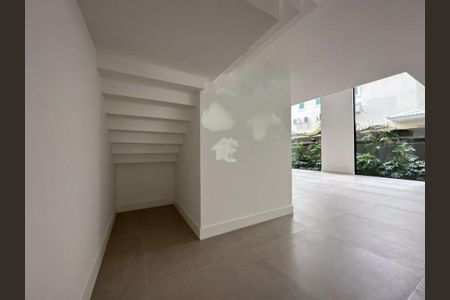 Casa à venda com 5 quartos, 860m² em Barra da Tijuca, Rio de Janeiro