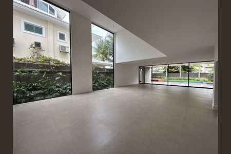 Casa à venda com 5 quartos, 860m² em Barra da Tijuca, Rio de Janeiro