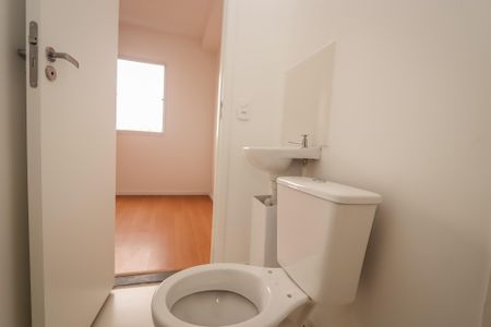 Banheiro da Suite de apartamento para alugar com 1 quarto, 32m² em Jardim Monte Kemel, São Paulo