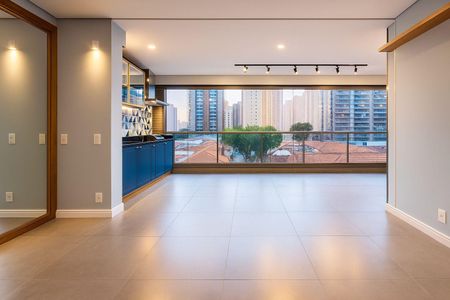 Sala de apartamento à venda com 3 quartos, 134m² em Vila Nova Conceição, São Paulo