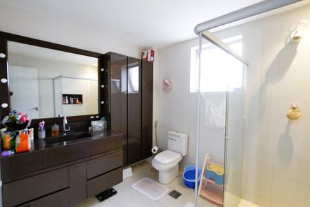 Apartamento à venda com 180m², 4 quartos e 3 vagasBanheiro da Suíte