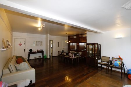 Apartamento à venda com 180m², 4 quartos e 3 vagasSala