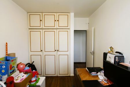 Apartamento à venda com 180m², 4 quartos e 3 vagasQuarto 2