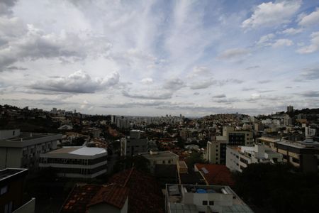 Apartamento à venda com 180m², 4 quartos e 3 vagasVista