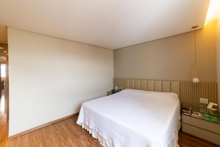 Apartamento à venda com 204m², 4 quartos e 4 vagasSuíte 1