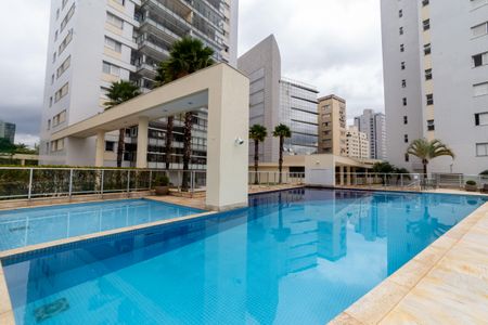 Apartamento à venda com 204m², 4 quartos e 4 vagasÁrea comum - Piscina
