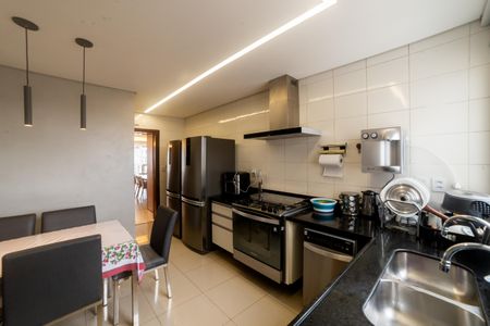 Apartamento à venda com 204m², 4 quartos e 4 vagasCozinha