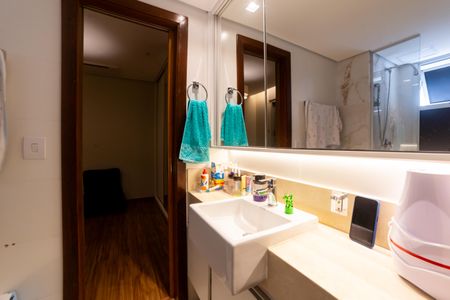 Apartamento à venda com 204m², 4 quartos e 4 vagasBanheiro suíte reversível