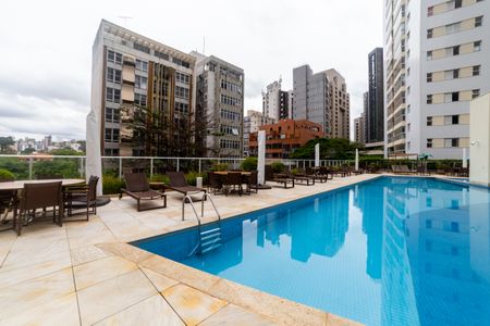 Apartamento à venda com 204m², 4 quartos e 4 vagasÁrea comum - Piscina