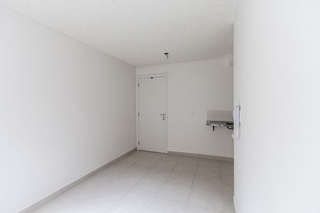 Sala de apartamento para alugar com 2 quartos, 34m² em Parque Industrial Tomas Edson, São Paulo