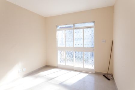 Sala de TV de casa para alugar com 3 quartos, 250m² em Santa Tereza, Belo Horizonte
