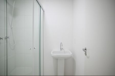 Studio para alugar com 33m², 1 quarto e sem vaga Studio para alugar com 33m², 1 quarto e sem vagaBanheiro Social