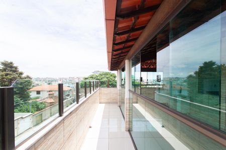 Apartamento para alugar com 200m², 4 quartos e 2 vagasVaranda da Cobertura