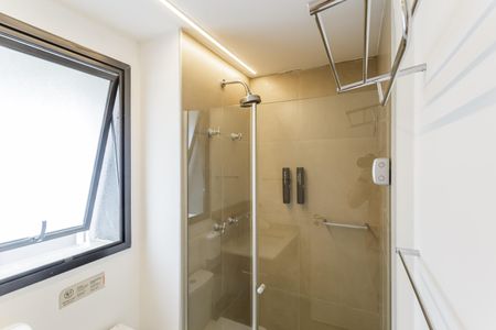 Banheiro de kitnet/studio à venda com 1 quarto, 30m² em Moema, São Paulo