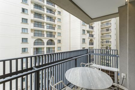 Varanda de kitnet/studio à venda com 1 quarto, 30m² em Moema, São Paulo
