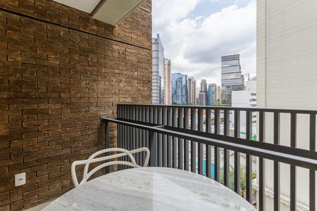 Varanda de kitnet/studio à venda com 1 quarto, 30m² em Moema, São Paulo