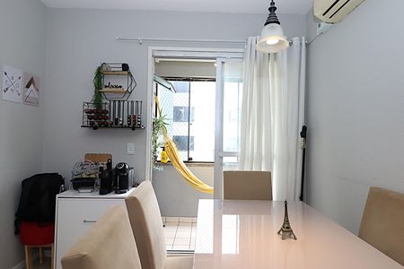 Sala  de apartamento à venda com 2 quartos, 51m² em Rubem Berta, Porto Alegre