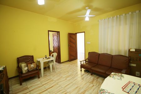 Sala de casa para alugar com 2 quartos, 90m² em Parada de Lucas, Rio de Janeiro