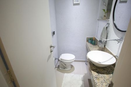 Casa à venda com 117m², 3 quartos e 2 vagasLavabo