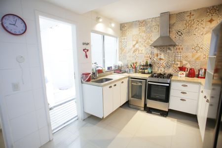 Casa à venda com 117m², 3 quartos e 2 vagasCozinha