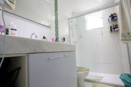 Casa à venda com 117m², 3 quartos e 2 vagasBanheiro da Suíte