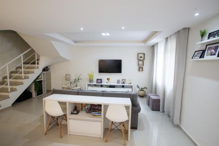 Casa à venda com 117m², 3 quartos e 2 vagasSala de Estar