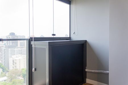 Varanda de kitnet/studio para alugar com 1 quarto, 29m² em Pompeia, São Paulo