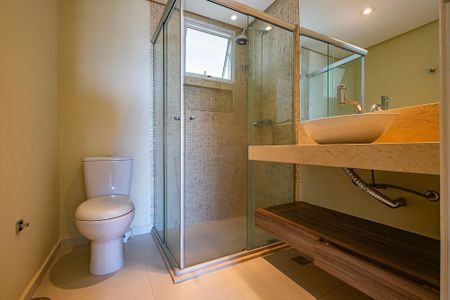 Suíte - Banheiro de apartamento para alugar com 2 quartos, 75m² em Vila Romana, São Paulo