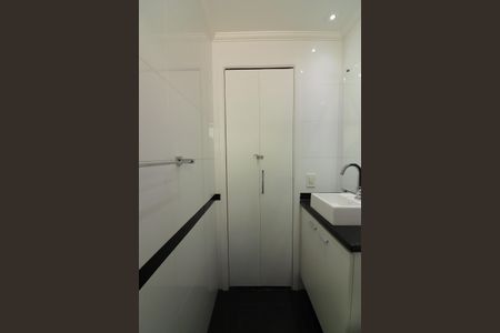 Apartamento à venda com 55m², 2 quartos e 1 vagaBanheiro Social