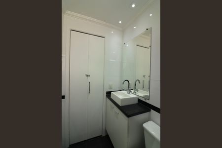 Apartamento à venda com 55m², 2 quartos e 1 vagaBanheiro Social