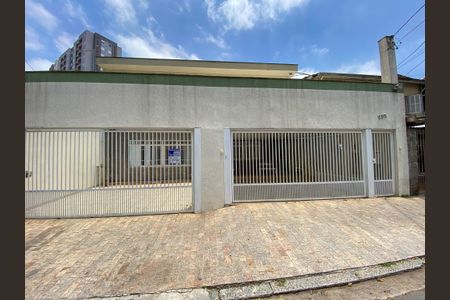 Casa à venda com 260m², 6 quartos e 4 vagasFachada