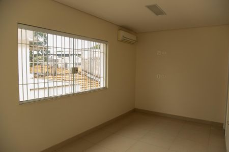 Casa à venda com 260m², 6 quartos e 4 vagasQuarto Suíte
