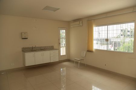 Casa à venda com 260m², 6 quartos e 4 vagasQuarto 2