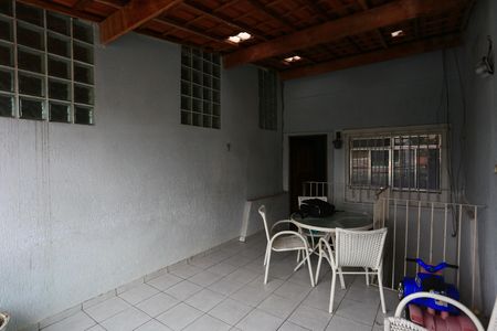 Varanda de casa para alugar com 3 quartos, 5m² em Parque Pinheiros, Taboão da Serra