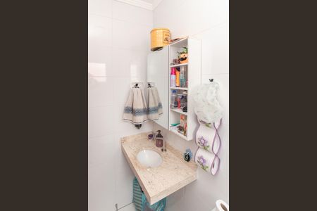 Banheiro de apartamento à venda com 1 quarto, 27m² em Vila Mazzei, São Paulo