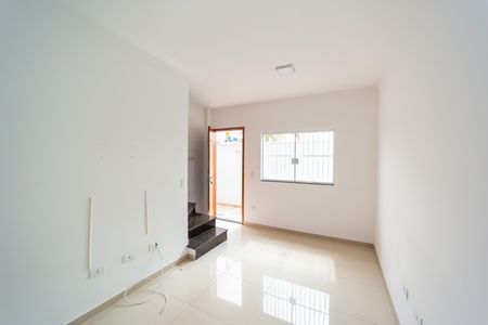 Sala de casa de condomínio para alugar com 2 quartos, 60m² em Vila Paranagua, São Paulo