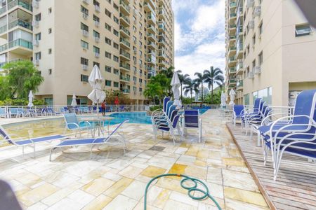 Apartamento para alugar com 70m², 2 quartos e 1 vaga Apartamento para alugar com 70m², 2 quartos e 1 vagaÁrea comum - Piscina