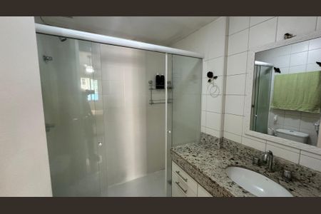 Apartamento para alugar com 70m², 2 quartos e 1 vaga Apartamento para alugar com 70m², 2 quartos e 1 vagaBanheiro da Suíte