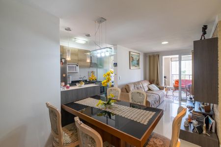 Sala  de apartamento à venda com 2 quartos, 74m² em Jardim Prudência, São Paulo