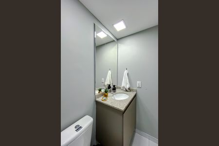 Banheiro de kitnet/studio para alugar com 1 quarto, 23m² em Sé, São Paulo