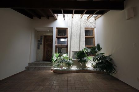 Casa à venda com 250m², 3 quartos e 3 vagasGaragem