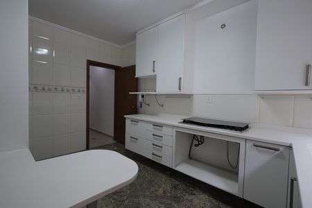 Casa à venda com 250m², 3 quartos e 3 vagasCozinha