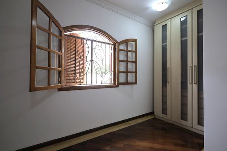Casa à venda com 250m², 3 quartos e 3 vagasQuarto Suíte 1